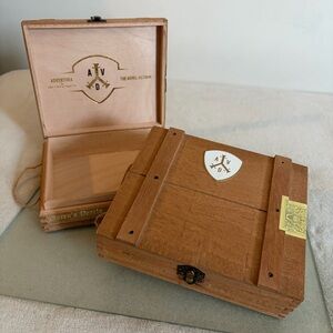 ADV 2 empty cigar boxes